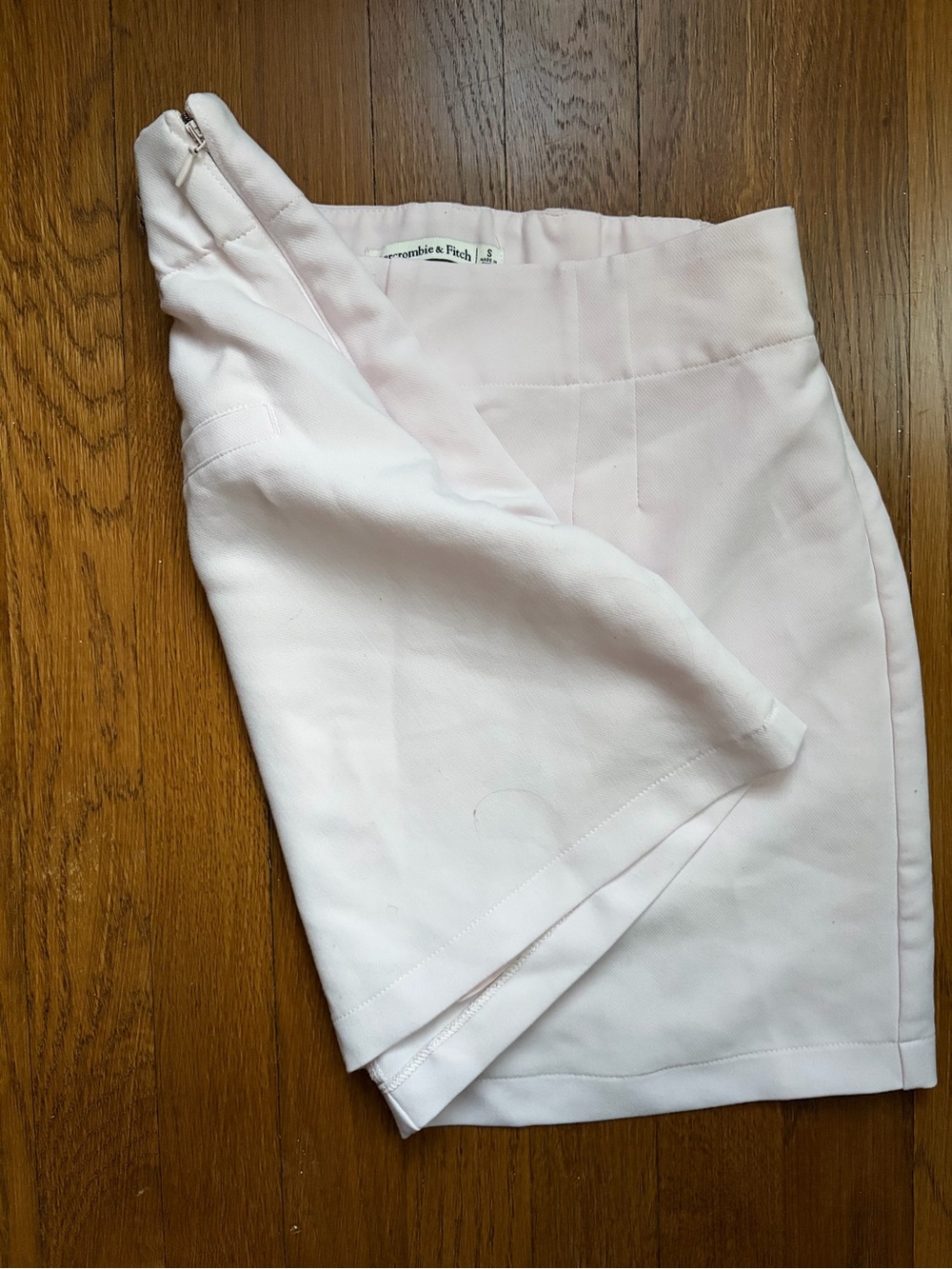 Abercrombie & Fitch Japan women’s Light Pink mini skirt